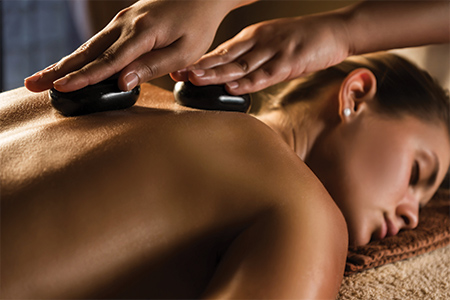 Massage aux pierres chaudes